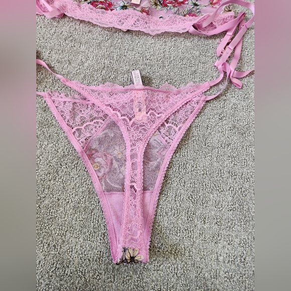 SOLD 💋SET💋 Victoria’s Secret DREAM ANGELS Floral Embroidery XL thong M/L - Picture 6 of 7